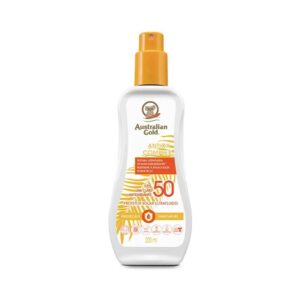 **Produto:** Protetor Solar Australian Gold Antiox Complex Ultra Fluido FPS 50

**Descrição:**
O Protetor Solar Corporal Australian Gold Antiox Complex Ultra Fluido FPS 50 é um protetor solar de alta proteção com textura ultra fluida, indicado para todos os tipos de pele. Ele oferece proteção contra os raios UVA e UVB, prevenindo o fotoenvelhecimento e preservando o colágeno da pele. Sua fórmula contém ativos antioxidantes e antipoluição, que combatem os radicais livres.

**Características Técnicas:**
- **Volume:** 220 ml
- **Fator de Proteção Solar (FPS):** 50
- **Proteção:** UVA/UVB
- **Textura:** Ultra fluida
- **Absorção:** Rápida
- **Toque:** Seco
- **Resistência:** Resistente à água e ao suor
- **Acabamento:** Invisível, sem resíduos brancos

**Benefícios Funcionais:**
- **Ação Antioxidante:** Protege contra radicais livres.
- **Antipoluição:** Protege a pele dos danos causados por poluentes.
- **Hidratação:** Mantém a hidratação natural da pele.
- **Efeito Anti-areia:** Evita que a areia grude na pele.
- **Sensação de Pele Limpa:** Não deixa a pele oleosa ou pegajosa.
- **Fácil Aplicação:** Espalha facilmente e seca rapidamente.
- **Recomendação de Uso:** Aplicar abundantemente antes da exposição ao sol e reaplicar após sudorese intensa, natação ou secagem com toalha.

**Cuidados e Advertências:**
- **Uso Externo:** Evitar contato direto com os olhos.
- **Reações:** Em caso de irritação, suspender o uso e procurar orientação médica.
- **Proteção Solar:** Não oferece proteção contra insolação.
- **Crianças:** Evitar exposição prolongada ao sol e manter fora do alcance das crianças.

**Categoria:** Cuidados com a Pele / Protetor Solar

**Marca:** Australian Gold