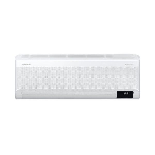 **Descrição do Produto: Ar Condicionado Split Inverter Windfree Connect Samsung 12000 BTUs Frio 220V Monofásico - AR12CVFAMWKNAZ** **Dimensões e Estrutura:** - **Tipo:** Ar condicionado split inverter. - **Capacidade de refrigeração:** 12000 BTUs, ideal para ambientes de médio porte. - **Tensão:** 220V Monofásico, compatível com a maioria das instalações elétricas residenciais. - **Dimensões (aproximadas):** Medidas compactas para fácil instalação em espaços limitados, com design que otimiza o fluxo de ar. **Design e Materiais:** - **Cor:** Predominantemente branco, conferindo um aspecto clean e moderno, que se integra facilmente a diferentes estilos de decoração. - **Material:** Construído com plástico de alta qualidade, aumentando a durabilidade e resistência ao desgaste. - **Design:** Superfície lisa com grade de ventilação em formato de malha, proporcionando um visual estético agradável e eficiente na distribuição de ar. **Tecnologia e Funcionalidades:** - **Inverter:** Tecnologia que ajusta a capacidade de refrigeração conforme a necessidade, resultando em economia de energia e menor nível de ruído. - **WindFree:** Sistema de refrigeração que evita o jato de ar frio direto, garantindo conforto no ambiente. - **Conectividade:** Funcionalidade Smart, que permite o controle remoto via smartphone, oferecendo praticidade e facilidade na utilização. - **Display Digital:** Painel de controle com display LED que mostra a temperatura atual e facilita a operação e programação. **Performance:** - **Eficiência Energética:** Classificação de eficiência que minimiza o consumo elétrico, contribuindo para a sustentabilidade e redução de custos na conta de energia. - **Filtro de Ar:** Equipado com filtro que ajuda a remover partículas de poeira e alérgenos, promovendo um ambiente mais saudável. **Instalação e Manutenção:** - **Modo Silencioso:** Operação em um modo que reduz a emissão de ruídos, ideal para uso durante a noite ou em ambientes que necessitam de silêncio. - **Manutenção Simples:** Facilidade de acesso ao filtro para limpeza e troca, assegurando o funcionamento eficaz do equipamento. Este produto é ideal para quem busca um ar condicionado eficiente, silencioso e com tecnologia avançada para controle de temperatura e economia de energia.