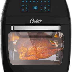 Fritadeira elétrica Oster com capacidade de 12 litros, projetada para preparar uma variedade de alimentos de forma rápida e saudável. A estrutura externa é confeccionada em plástico de alta durabilidade, na cor preta, que confere um visual moderno e elegante. O painel de controle digital na parte superior exibe um display LED azul que facilita a configuração e monitoramento da temperatura e do tempo de cozimento. As dimensões da fritadeira são compactas, otimizando o espaço de cozinhas pequenas, e sua janela de vidro frontal permite visualizar os alimentos durante o preparo, garantindo que sejam cozidos perfeitamente. O interior é revestido com material antiaderente, facilitando a limpeza e evitando que os alimentos grudem. A fritadeira possui múltiplas funções, incluindo fritar, assar, grelhar e desidratar, oferecendo versatilidade nas receitas. A temperatura ajustável vai até 200°C, atendendo a diversas necessidades de cocção. Vem equipada com um sistema de circulação de ar quente, promovendo um cozimento uniforme, semelhante ao de um forno convencional, mas com menos óleo, contribuindo para uma alimentação mais saudável. O modelo também dispõe de temporizador, podendo ser programado para até 60 minutos, e um botão de início/parada, facilitando o uso. Além disso, acompanha acessórios como grelha e bandeja coletora, promovendo uma experiência completa no preparo de almoços e jantares. Os diferenciais técnicos dessa fritadeira incluem a tecnologia de aquecimento rápido e a capacidade de preparação simultânea de grandes porções, ideal para famílias ou eventos. A combinação de design, capacidade e versatilidade faz deste um eletrodoméstico indispensável na cozinha moderna.